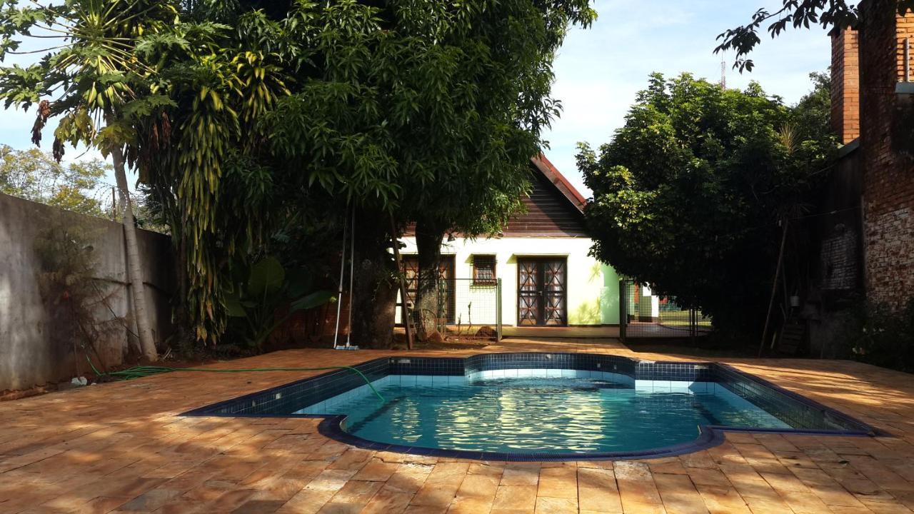 Casa Folks - Bed And Breakfast Puerto Iguazú Extérieur photo