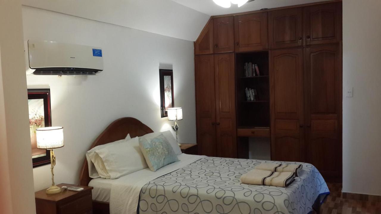 Casa Folks - Bed And Breakfast Puerto Iguazú Extérieur photo